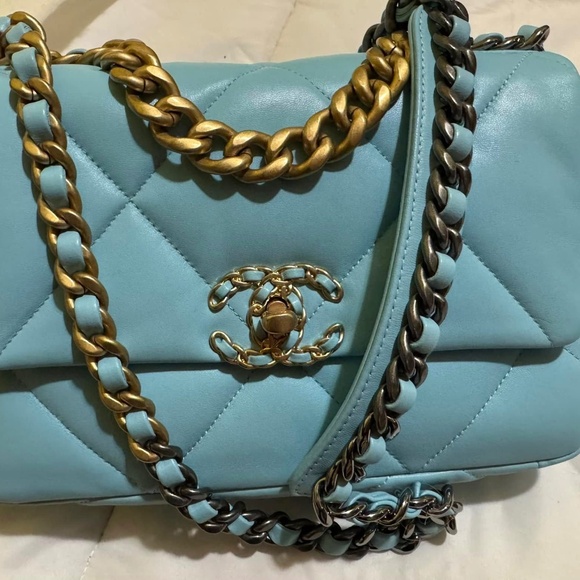 RARE! BRAND NEW NEON BLUE CHANEL 19 BAG GORGEOUS!! - Picture 12 of 16